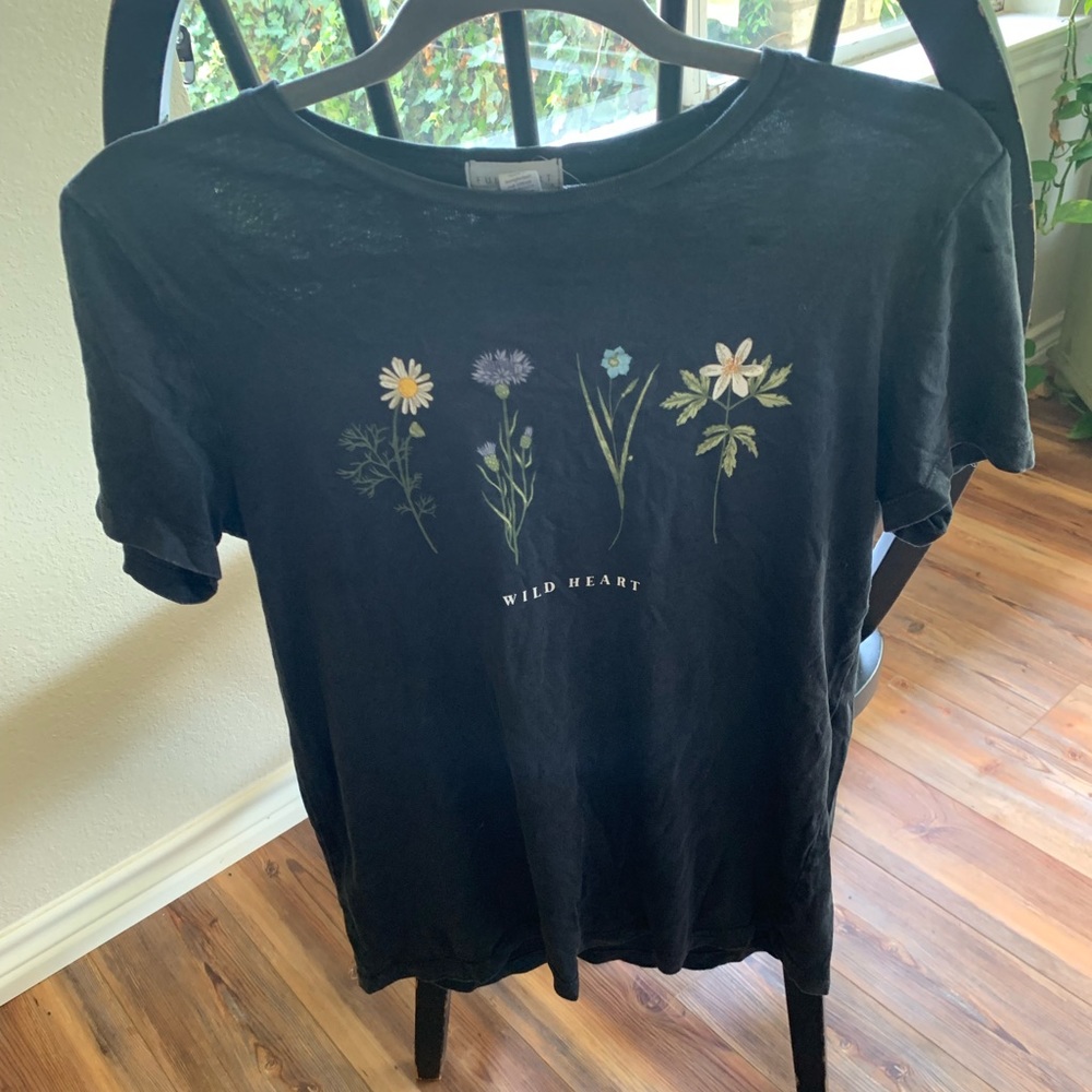 Flower tee